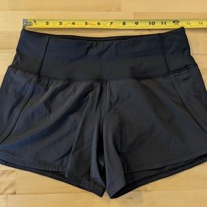 Lululemon - Speed Up MR Shorts 4" (size 2)